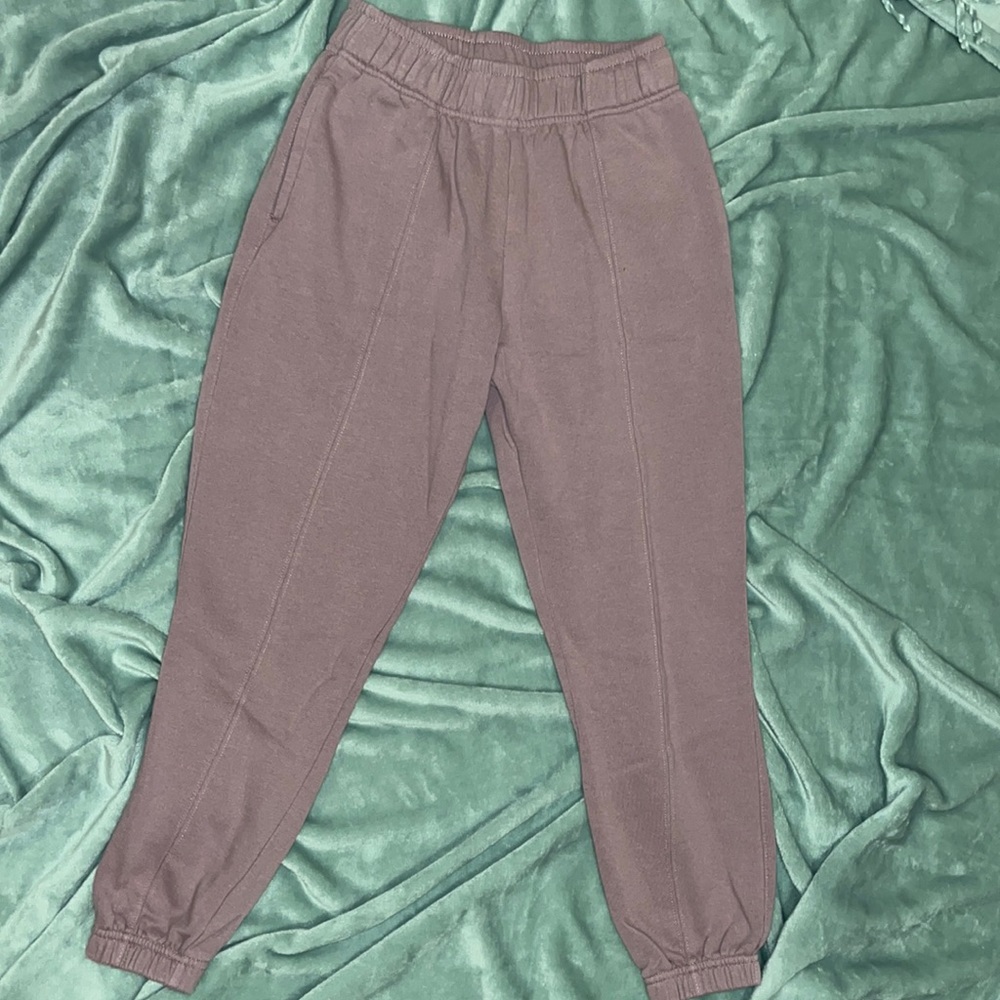 Cute Light Purple Sweatpants! Lightly worn with a comfy cotton interior.